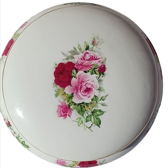 Very Pretty Power Dish with Lid - Picture 1 of 3